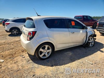 Trzecie zdjęcie samochodu z tyłu: 2014 CHEVROLET SONIC LTZ VIN:1G1JE6SB2E4183661 - miniatura