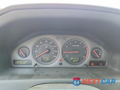 Zdjęcie 9 z 12 samochodu: 2001 VOLVO S60 VIN:YV1RS61NX12003387 - miniatura