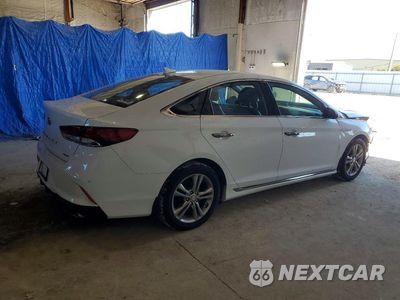 Trzecie zdjęcie samochodu z tyłu: 2018 HYUNDAI SONATA SPORT VIN:5NPE34AF5JH674771 - miniatura