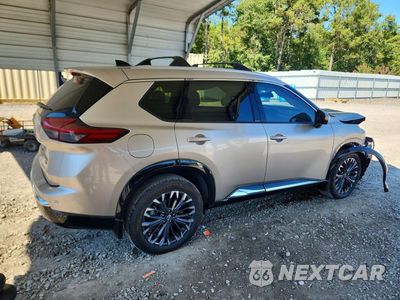Trzecie zdjęcie samochodu z tyłu: 2026 NISSAN ROGUE PLATINUM VIN:JN8BT3DD8TW310630 - miniatura