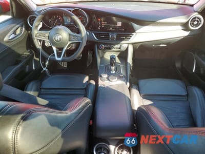Zdjęcie 8 z 12 samochodu: 2018 ALFA ROMEO GIULIA TI Q4 VIN:ZARFAEEN0J7590174 - miniatura