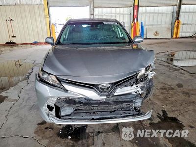 Piąte zdjęcie samochodu w środku: 2019 TOYOTA CAMRY LE VIN:4T1B11HK4KU770775 - miniatura
