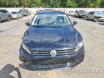 Piąte zdjęcie samochodu w środku: 2017 VOLKSWAGEN PASSAT R-LINE VIN:1VWDT7A32HC021000 - miniatura