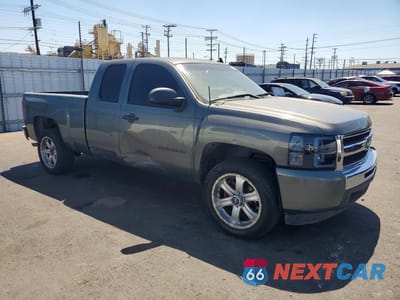 Czwarte zdjęcie samochodu z boku: 2011 CHEVROLET SILVERADO C1500 LS VIN:1GCRCREA8BZ452815 - miniatura