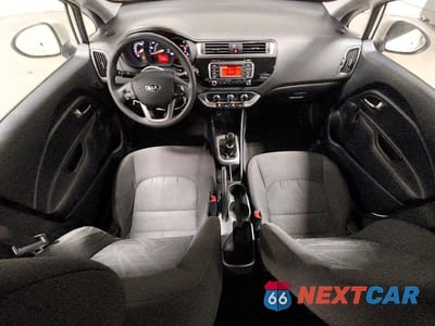 Zdjęcie 8 z 12 samochodu: 2016 KIA RIO LX VIN:KNADM4A37G6681638 - miniatura