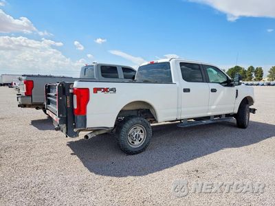 Trzecie zdjęcie samochodu z tyłu: 2018 FORD F250 SUPER DUTY VIN:1FT7W2B67JEC90333 - miniatura