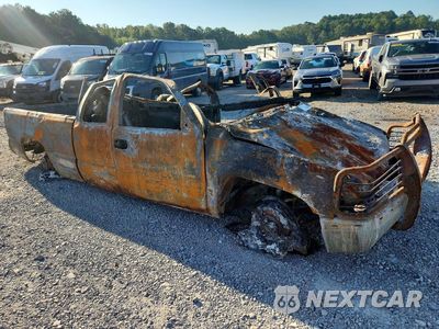 Czwarte zdjęcie samochodu z boku: 2001 CHEVROLET SILVERADO K1500 VIN:1GCEK19TX1E105989 - miniatura
