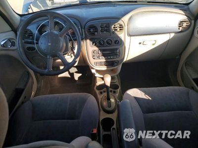 Zdjęcie 8 z 12 samochodu: 2002 CHRYSLER PT CRUISER TOURING VIN:3C4FY58B62T328812 - miniatura