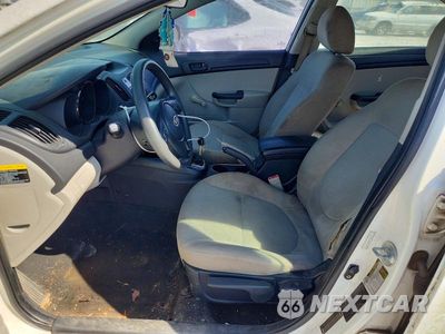 Zdjęcie 7 z 12 samochodu: 2013 KIA FORTE LX VIN:KNAFT4A28D5673360 - miniatura