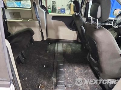 Zdjęcie 11 z 13 samochodu: 2012 DODGE GRAND CARAVAN SXT VIN:2C4RDGCGXCR229017 - miniatura