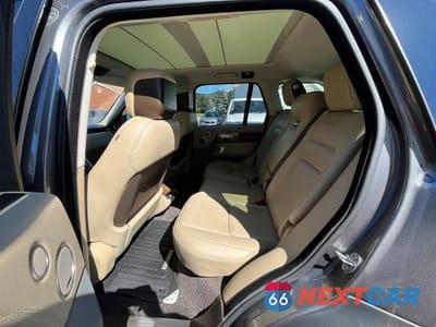 Zdjęcie 8 z 13 samochodu: 2018 LAND ROVER RANGE ROVER HSE VIN:SALGS2SV0JA383312 - miniatura