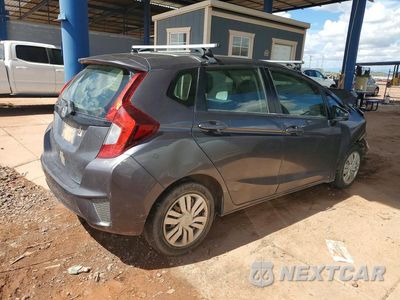 Trzecie zdjęcie samochodu z tyłu: 2017 HONDA FIT LX VIN:3HGGK5G58HM711897 - miniatura