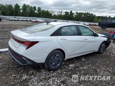 Trzecie zdjęcie samochodu z tyłu: 2024 HYUNDAI ELANTRA SEL VIN:KMHLM4DG6RU844321 - miniatura