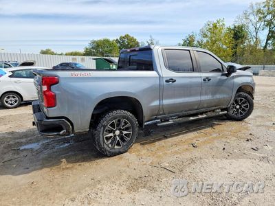 Trzecie zdjęcie samochodu z tyłu: 2020 CHEVROLET SILVERADO K1500 LT TRAIL BOSS VIN:3GCPYFED1LG130410 - miniatura