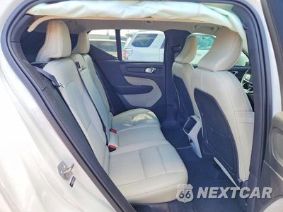 Zdjęcie 11 z 13 samochodu: 2021 VOLVO XC40 T5 MOMENTUM VIN:YV4162UK0M2549067 - miniatura
