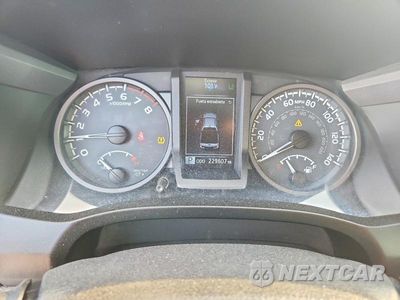 Zdjęcie 9 z 12 samochodu: 2018 TOYOTA TACOMA TRD OFF-ROAD VIN:3TMCZ5AN0JM169511 - miniatura