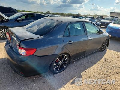 Trzecie zdjęcie samochodu z tyłu: 2011 TOYOTA COROLLA LE VIN:2T1BU4EE3BC710012 - miniatura