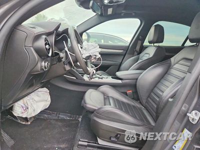 Zdjęcie 7 z 12 samochodu: 2022 ALFA ROMEO STELVIO TI VIN:ZASPAKBN4N7D47773 - miniatura