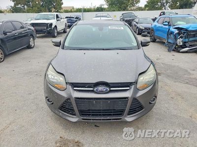 Piąte zdjęcie samochodu w środku: 2012 FORD FOCUS TITANIUM VIN:1FAHP3N20CL362090 - miniatura