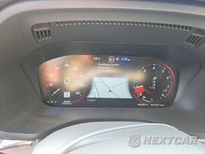 Zdjęcie 9 z 13 samochodu: 2021 VOLVO XC60 T5 MOMENTUM VIN:YV4102RK7M1804524 - miniatura