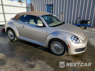 Czwarte zdjęcie samochodu z boku: 2015 VOLKSWAGEN BEETLE 1.8T VIN:3VW517AT8FM805493 - miniatura