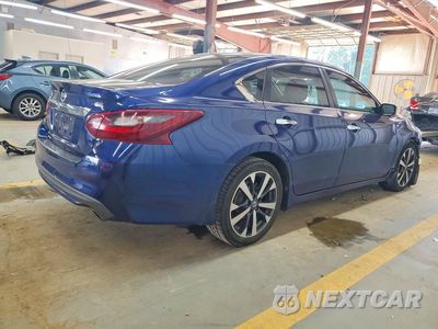 Trzecie zdjęcie samochodu z tyłu: 2017 NISSAN ALTIMA 2.5 SR VIN:1N4AL3AP8HC486680 - miniatura