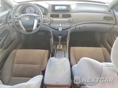 Zdjęcie 8 z 12 samochodu: 2010 HONDA ACCORD LX VIN:1HGCP2F32AA094787 - miniatura