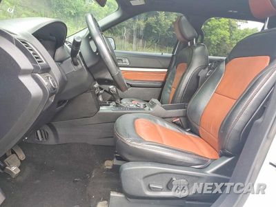 Zdjęcie 7 z 13 samochodu: 2019 FORD EXPLORER XLT VIN:1FM5K8D85KGA99516 - miniatura