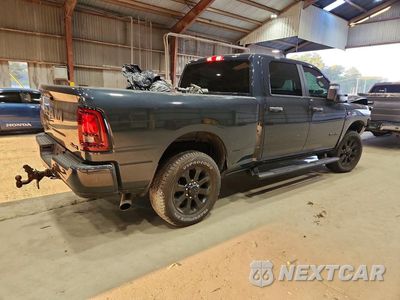 Trzecie zdjęcie samochodu z tyłu: 2026 RAM 2500 BIG HORN VIN:3C63R5DL9TG249439 - miniatura