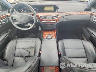 Zdjęcie 8 z 12 samochodu: 2011 MERCEDES-BENZ S 63 AMG VIN:WDDNG7EB7BA369753 - miniatura