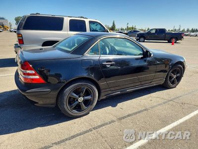 Trzecie zdjęcie samochodu z tyłu: 2003 MERCEDES-BENZ SLK 320 VIN:WDBKK65F43F276104 - miniatura