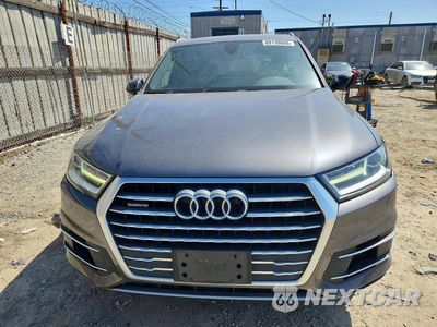 Piąte zdjęcie samochodu w środku: 2019 AUDI Q7 PREMIUM VIN:WA1AHAF73KD016593 - miniatura
