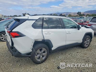 Trzecie zdjęcie samochodu z tyłu: 2025 TOYOTA RAV4 XLE VIN:2T3P1RFV0SW522984 - miniatura