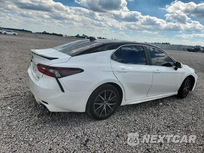 Trzecie zdjęcie samochodu z tyłu: 2024 TOYOTA CAMRY SE VIN:4T1G11AK4RU890859 - miniatura