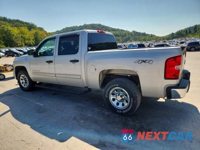 Drugie zdjęcie samochodu z przodu: 2011 CHEVROLET SILVERADO K1500 LS VIN:3GCPKREA0BG355215 - miniatura