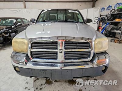 Piąte zdjęcie samochodu w środku: 2005 DODGE DAKOTA QUAD SLT VIN:1D7HE48N45S308348 - miniatura