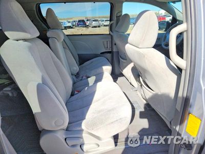 Zdjęcie 10 z 13 samochodu: 2011 TOYOTA SIENNA LE VIN:5TDKK3DC9BS105838 - miniatura