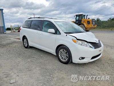 Czwarte zdjęcie samochodu z boku: 2013 TOYOTA SIENNA XLE 8-PASSENGER VIN:5TDYK3DC1DS350677 - miniatura