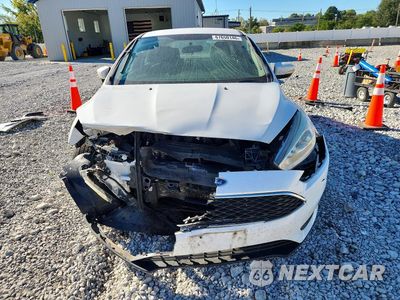 Piąte zdjęcie samochodu w środku: 2016 FORD FOCUS SE VIN:1FADP3F29GL267031 - miniatura