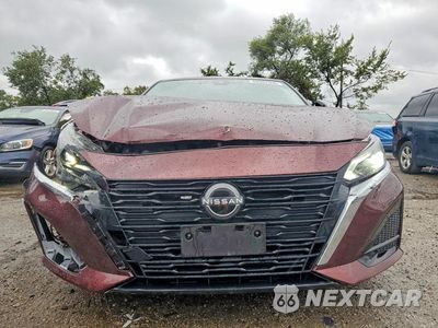 Piąte zdjęcie samochodu w środku: 2024 NISSAN ALTIMA SV VIN:1NWBL4DV4RN311241 - miniatura
