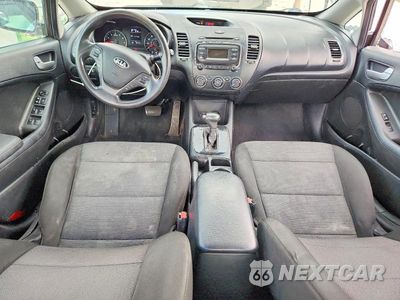 Zdjęcie 8 z 12 samochodu: 2017 KIA FORTE LX VIN:3KPFK4A75HE158621 - miniatura