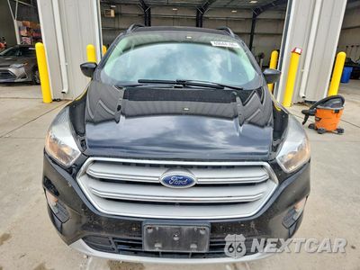 Piąte zdjęcie samochodu w środku: 2018 FORD ESCAPE SE VIN:1FMCU0GD2JUC34592 - miniatura