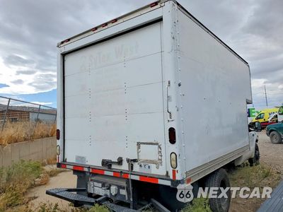 Trzecie zdjęcie samochodu z tyłu: 1999 FORD F-350 BOX TRUCK VIN:1FDWF36L1XED86058 - miniatura
