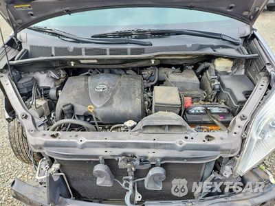Zdjęcie 12 z 14 samochodu: 2018 TOYOTA SIENNA LE VIN:5TDKZ3DC2JS940240 - miniatura