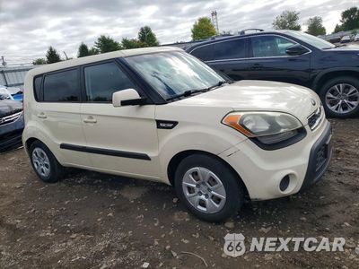 Czwarte zdjęcie samochodu z boku: 2013 KIA SOUL BASE VIN:KNDJT2A5XD7529664 - miniatura