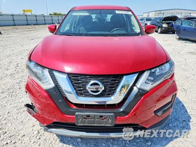 Piąte zdjęcie samochodu w środku: 2017 NISSAN ROGUE S VIN:JN8AT2MT1HW389935 - miniatura