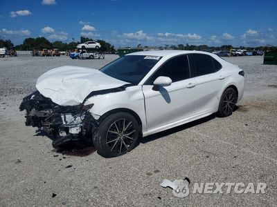 2024 TOYOTA CAMRY SE 4T1T11AK7RU875982 - główne zdjęcie licytacji z USA - miniatura