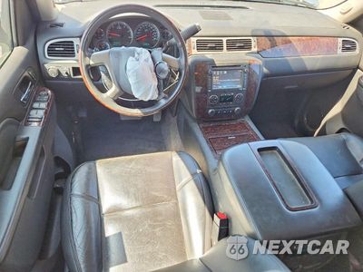 Zdjęcie 8 z 13 samochodu: 2012 GMC YUKON DENALI VIN:1GKS1EEFXCR289019 - miniatura