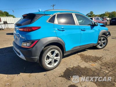 Trzecie zdjęcie samochodu z tyłu: 2022 HYUNDAI KONA SEL VIN:KM8K6CAB2NU923598 - miniatura