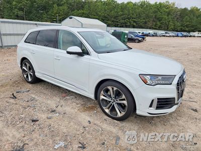 Czwarte zdjęcie samochodu z boku: 2020 AUDI Q7 PRESTIGE VIN:WA1VXAF74LD002837 - miniatura